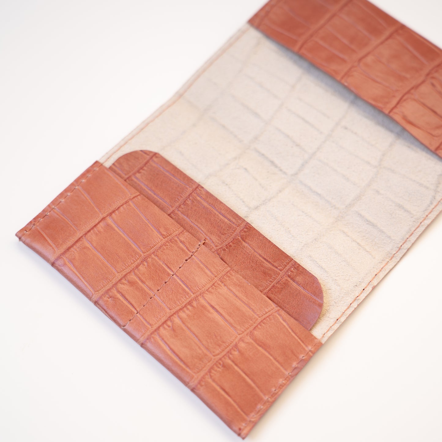 Paspoorthoes in leer binnenkant roze