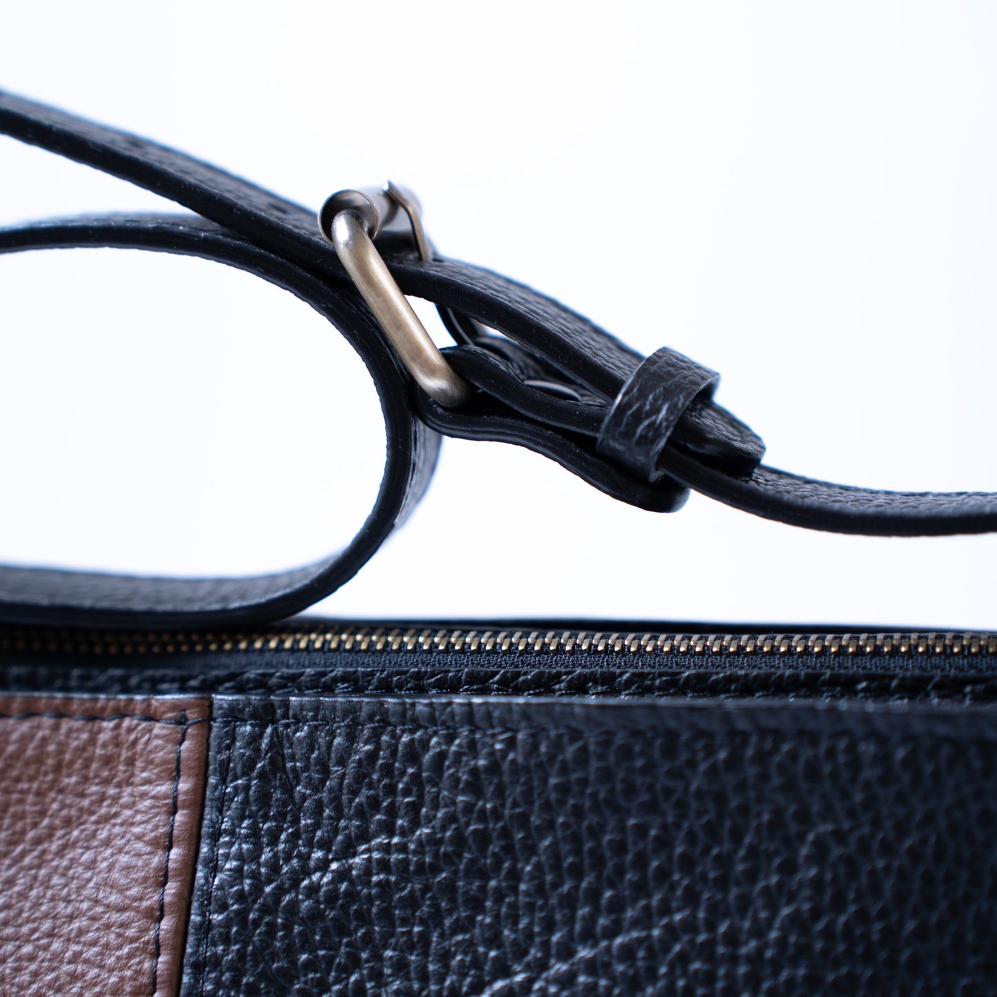 Lederen schoudertas met voering - details