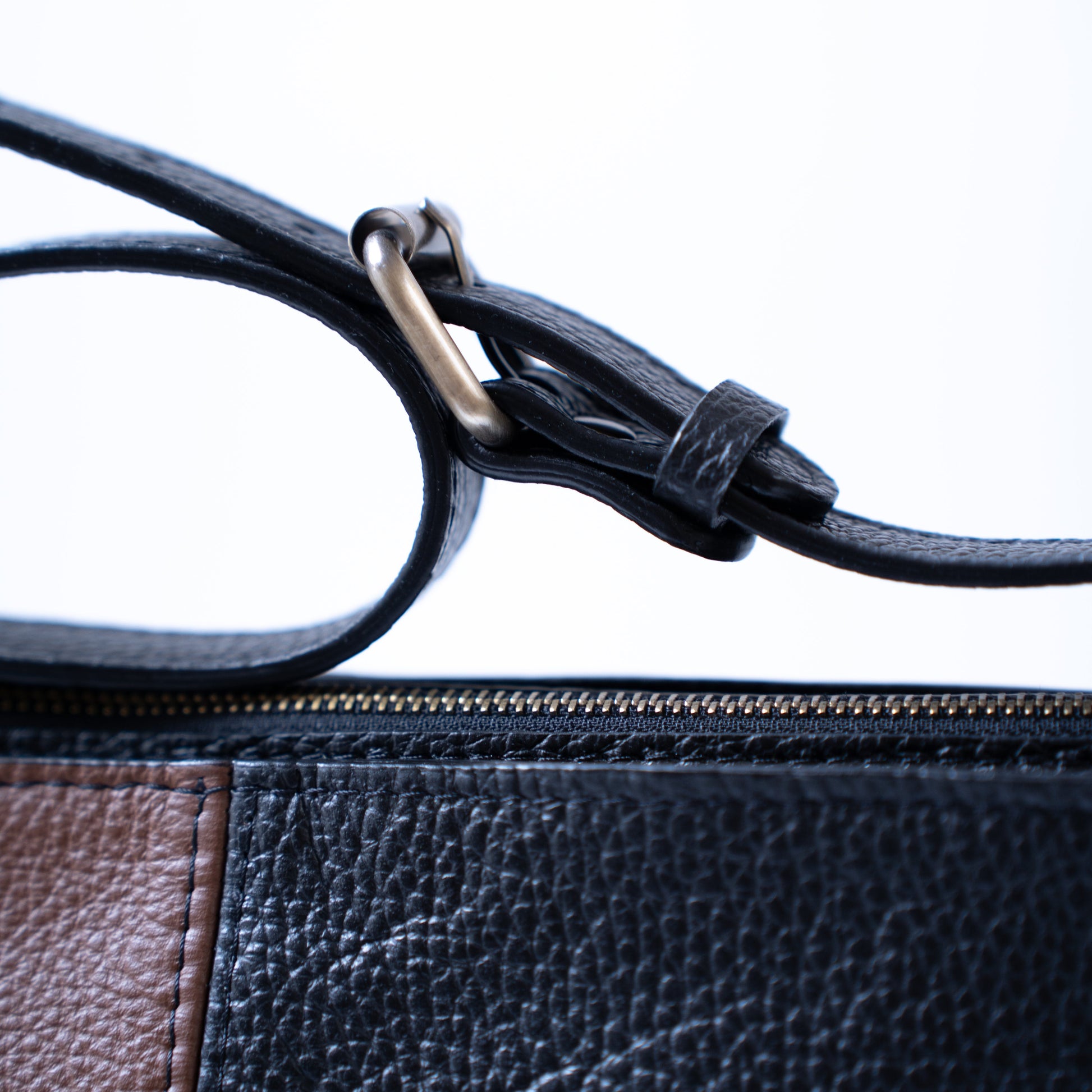 Lederen schoudertas met voering - details