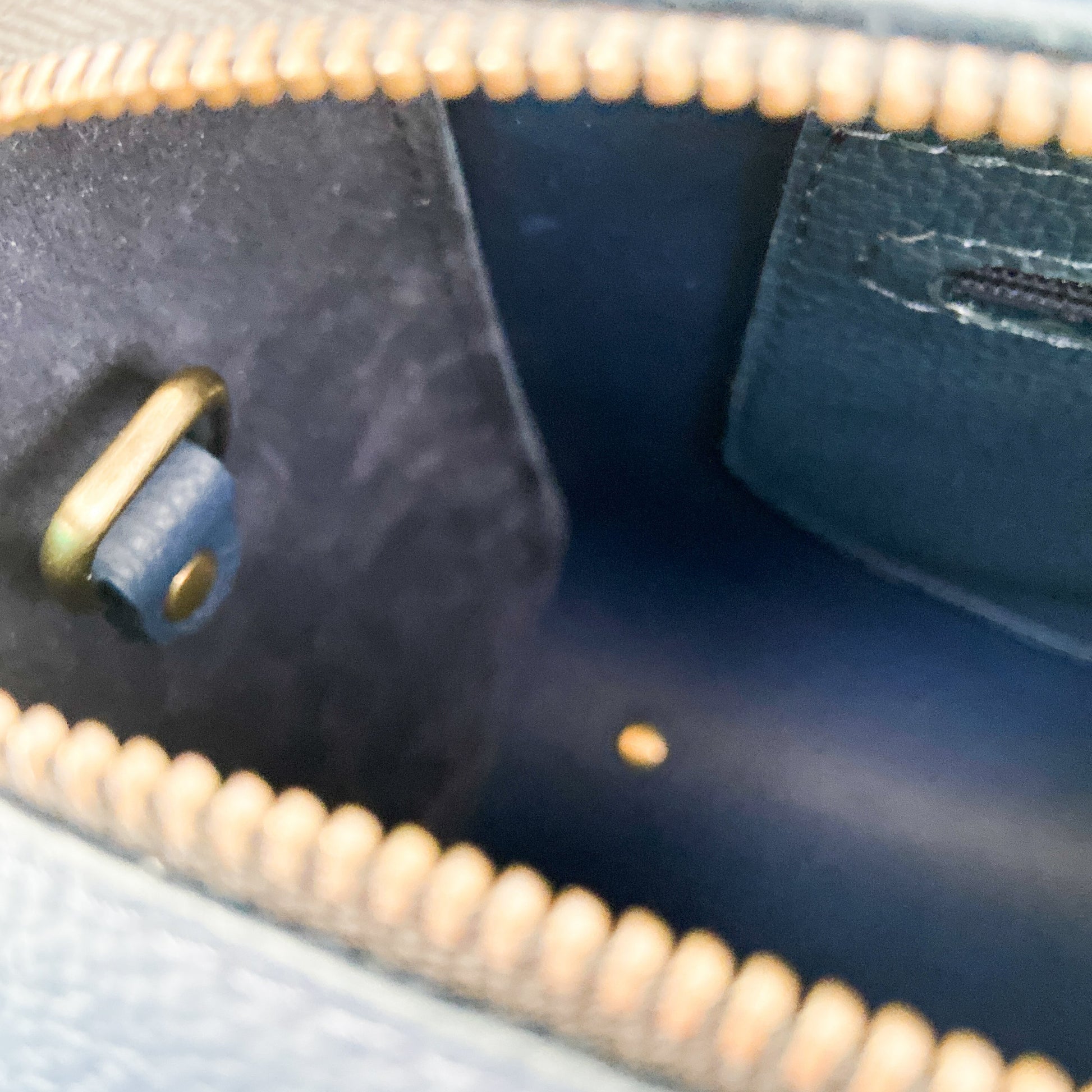 donkerblauwe lederen handtas 