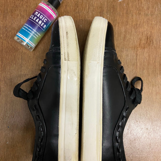 Magic sneaker cleaner